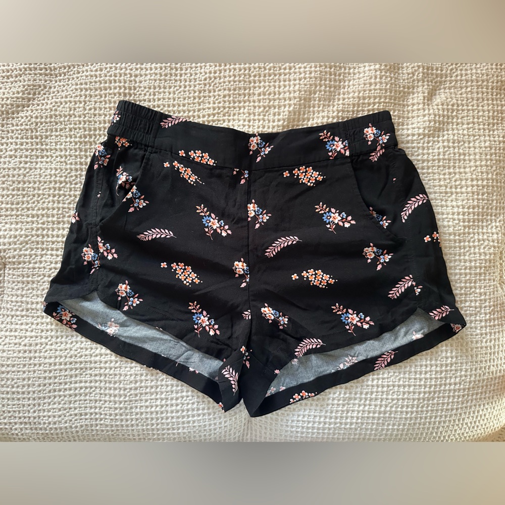 Express Black Summer Floral Shorts - NWOT